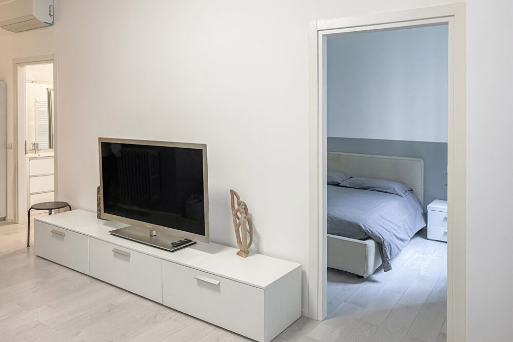 Brera Moscova White photo 2
